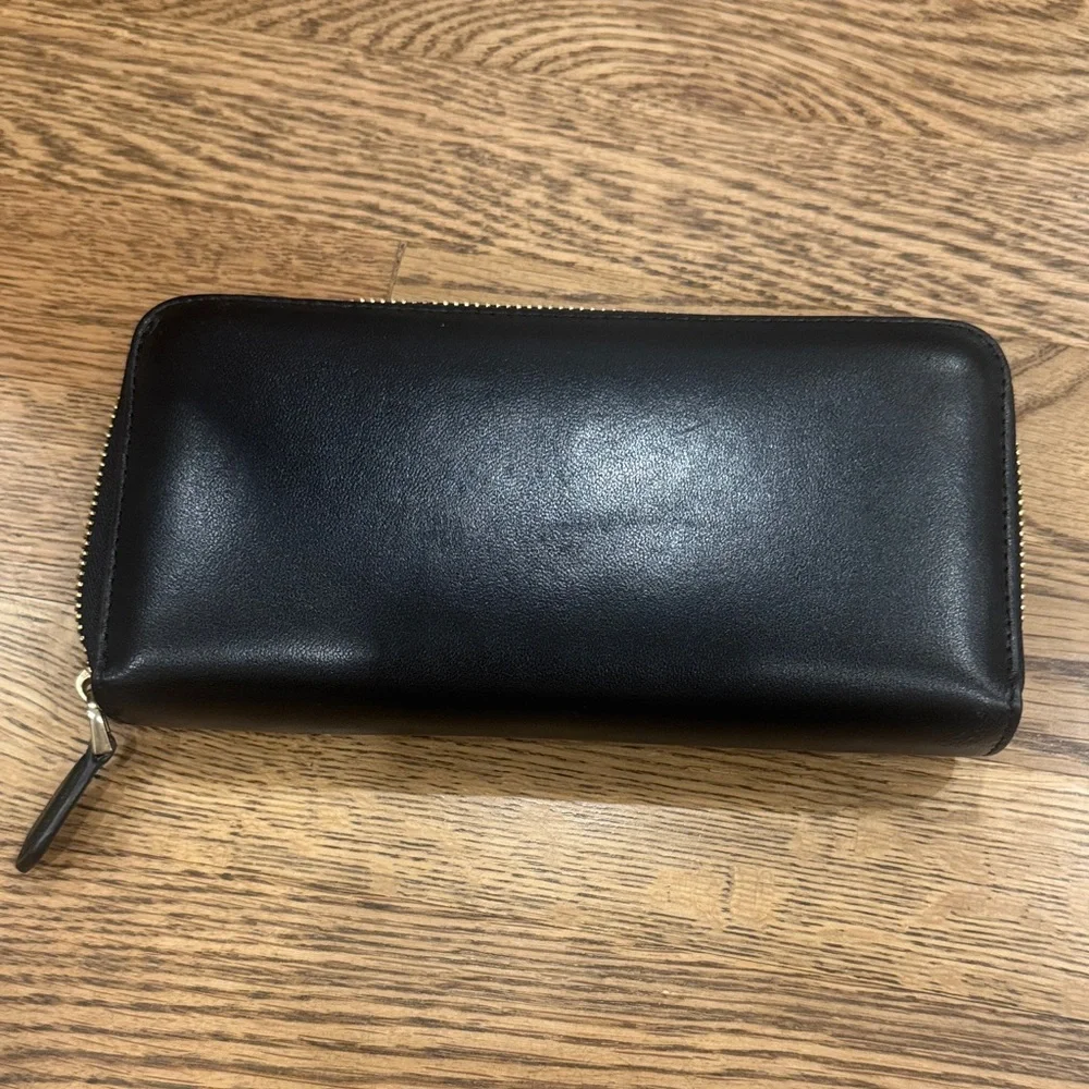 Valentino Black Wallet with Gold Accents - Picture 4 of 4